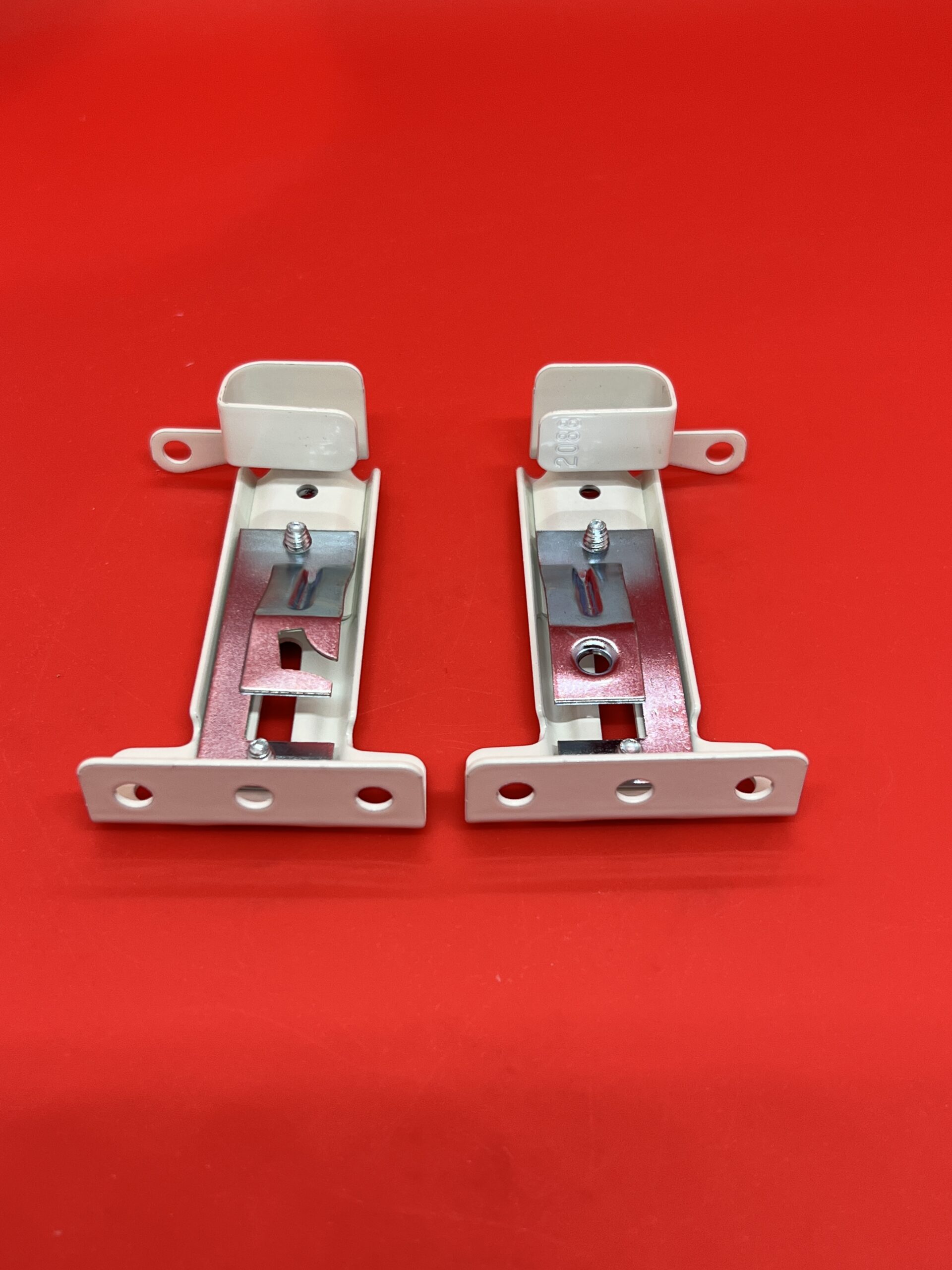 Graber Rod & Roller Shade Bracket Projection 3-4" - White, #9-371-1, 1 Pair (Bin 3) - Image 2