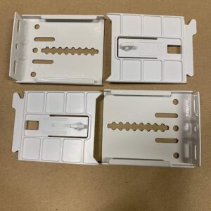 Kirsch 6712, 2 1/2” Continental Curtain Rod Bracket, Clearance 3 1/2" - 5", Color: White, 1 Pair