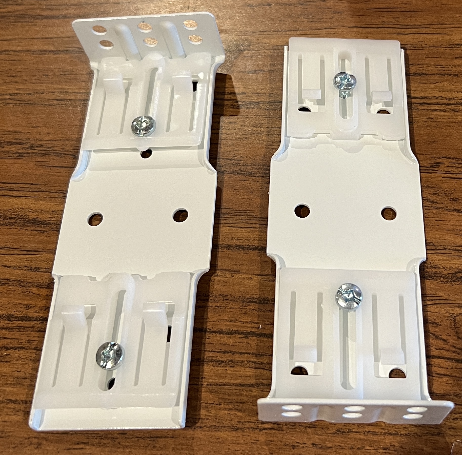 Kirsch Cut-To-Measure Heavy Duty (Series 9003) Double Brackets, Clearance 1"-2", Return 5 1/2" -6 1/2", #3315.025, 1 pair, White (Bin 002)