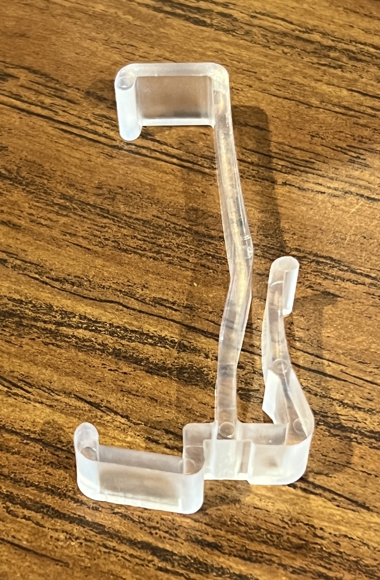 Wood Valance Clip (Clips over top & bottom) 5 Per Package. Picture shows size. #309