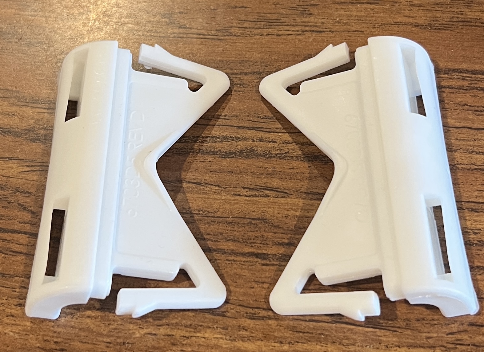 Kirsch Universal End Cap for 2 1/2” Continental Rod, White, 1 Pair, #6703RD5025
